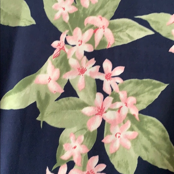 NWOT Cute Floral Top - Picture 2 of 4